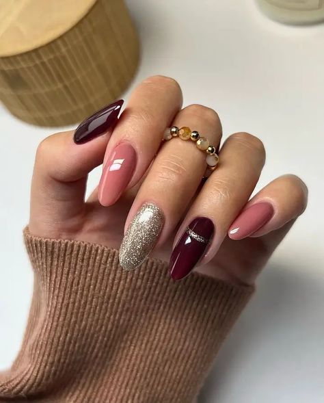 35+ November Nails Fall For Inspiring Ideas - Emerlyn Closet Berry Autumn Nails, Berry Nail Color Fall, Nail Ideas For November 2024, November French Nails, Berry Nails Fall, Nail Inspo For Brown Skin, Nail Ideas Fall 2024, Dark Berry Nails, November 2024 Nails