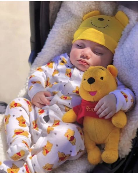 Relatable Illustrations, Pooh Plush, Winnie The Pooh Plush, Fotografi Vintage, Baby Fits, Foto Baby