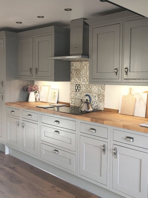 Серая Кухня, Grey Kitchen Designs, Farmhouse Kitchen Lighting, Gray Cabinets, Grey Kitchens, Kitchen Room Design, Kitchen Inspiration Design, Grey Kitchen, Kitchen Layout