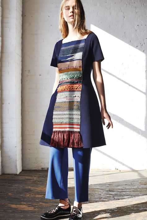 Suno Pre-Fall 2015 Fashion Show Weaving Dress, Intricate Beading, Fall 2015 Style, Heart Strings, Art Textile, 2015 Fashion, Fall 2015, Pre Fall, Mode Style