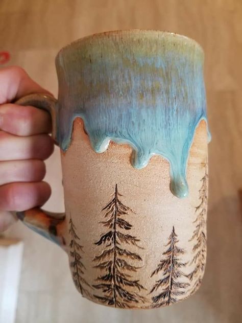 Slip Pottery Designs, Glaze Ideas Pottery, Cermanic Mug Ideas, Pottery Bowl Carving Ideas, Pottery And Ceramics, Ceramics Glazing Ideas, Pottery Ideas Mugs, Pottery Carving Ideas Patterns, Pottery Mug Shapes