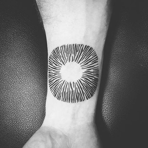 Mushroom Spore Print Tattoo, Reishi Mushroom Tattoo, Spore Print Tattoo, Mycelium Tattoo, Mushroom Spore Print, Tattoo Mushroom, Mushroom Gills, Spore Print, Mushroom Tattoo