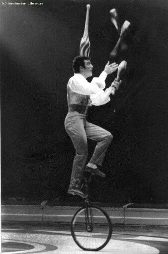 Juggler at Belle Vue Circus 1960, Manchester. Steampunk Circus, Old Circus, Harry Potter Art Drawings, Circus Aesthetic, Circus Characters, Circus Sideshow, Circus Acts, Bearded Lady, Circus Performers