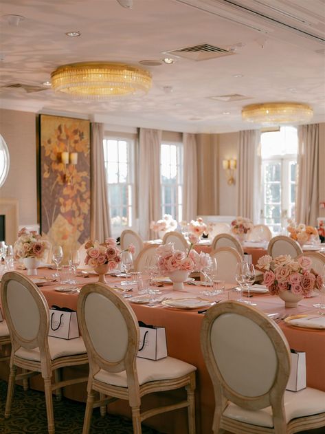 Celebration your wedding at Chewton Glen's beautiful new Lake Suite. Complete with outdoor pool, lakeside view and luxurious catering. Lakeside View, Country House Wedding Venues, Country House Wedding, Modern Cakes, The New Forest, Wedding Tablescape, Country House Hotels, Spa Set, English Wedding