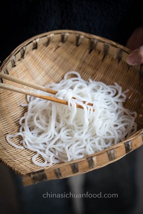 Homemade Rice Stick Noodles | China Sichuan Food Homemade Rice Noodles, Rice Stick Noodles, Diy Noodles, Stocking Shelves, Sichuan Food, Korean Noodles, Homemade Pasta Recipe, Pasta Making, Chinese Noodles