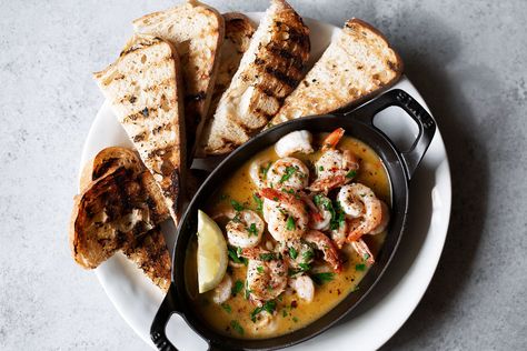 Shrimp Scampi Toasts Cooking Pork Roast, Grilled Bread, Spicy Shrimp, Shrimp Scampi, Wine Sauce, Baked Fish, Toast Recipes, Garlic Sauce, Cooking Show