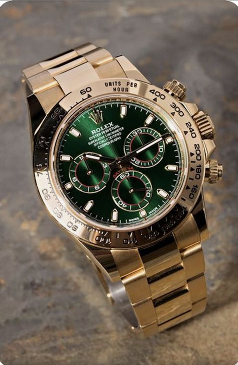 Rolex Daytona Gold Green Dial, Replica Rolex Watches For Men, Gold Rolex Mens, Rolex Daytona Gold, Rolex Green, Custom Rolex, Mens Watches Expensive, Men's Rolex, Men's Luxury Watches