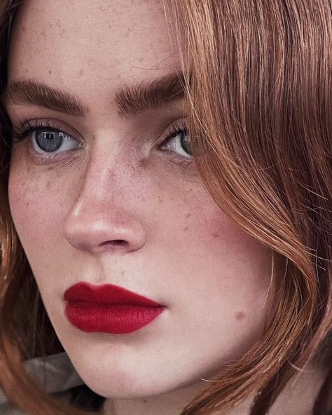 femalestunning Sadie Sink Makeup, Sadie Sink Hair, Kate Stewart, Simple Makeup Looks, Spring Makeup, Sadie Sink, Hottest Celebrities, Beauty Care, Ladies Day