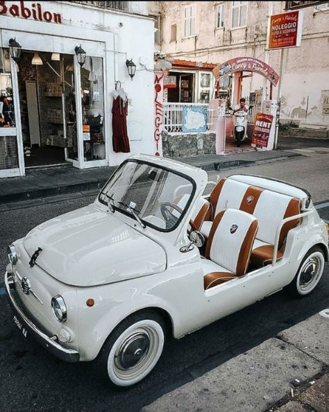 // c l a s s i c Fiat 500 S, Old Vintage Cars, Vw Vintage, Cars Vintage, Classy Cars, Pretty Cars, Classic Cars Vintage, Future Car, Mini Cars