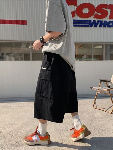 Emtrai Lers Japanese Streetwear Women, Capri Pants Outfits, Beige Cargo Pants, Beige Cargo, Smart Casual Work Outfit, Khaki Cargo Pants, Black Wide Leg Trousers, Pants Streetwear, Oversized Outfit