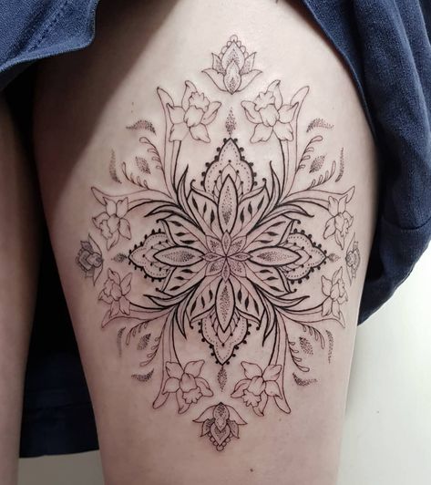 101 Best Floral Mandala Tattoo Ideas That Will Blow Your Mind! - Outsons Mandala Tattoo Stencil, Mandala Tattoo Shoulder, Mandala Tattoo Ideas, Small Mandala Tattoo, Shoulder Cap Tattoo, Floral Mandala Tattoo, Mandala Flower Tattoos, Mandala Tattoos, Hibiscus Tattoo