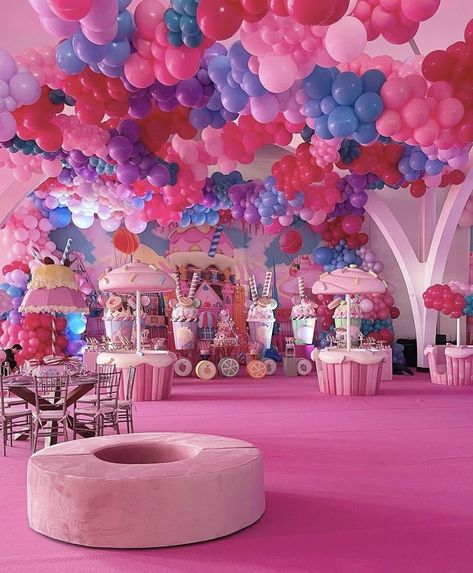 Extravagant Birthday Party, Luxury Birthday Party, Kids Party Venues, Minnie Mouse Birthday Party Decorations, Inflatable Party Decorations, Party Theme Decorations, Candy Land Birthday Party, Gender Reveal Party Theme