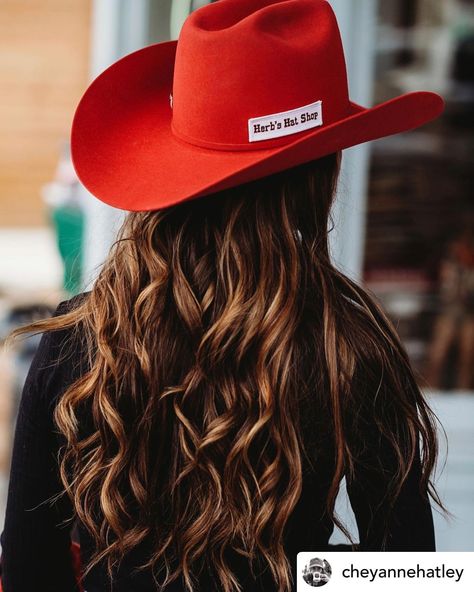 Red Cowboy Hat Outfit, Rodeo Queen Outfits, Red Cowboy Hat, Greeley Hat Works, Country Clothes, Queen Outfits, Cowgirl Style Outfits, Western Vibes, Rodeo Queen