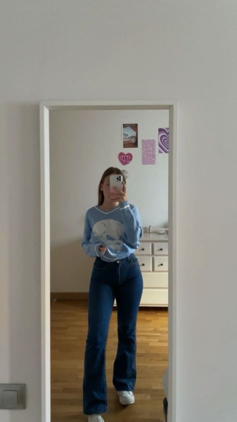 Cute Simple Outfits With Jeans, Jeans Tricks, Simple Outfits With Jeans, Rodeo Outfits For Women, Black Rodeo, Outfits With Jeans, College Outfits Women, Outfits Con Jeans, Casual College Outfits