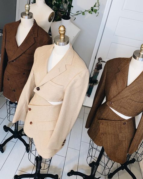 Sustainable Fashion Designer’s Instagram post: “These upcycled blazer sets went out last week 💞💞 check out the few we have left on my webshop 💃🏽💃🏽 . #upcycledfashion #upcycleddenim…” Upcycling Blazer Suit Jackets, Upcycle Blazer Ideas, Upcycle Suit, Upcycle Blazer, Blazer Upcycling, Blazer Upcycle, Upcycled Suit, Alternative Fits, Sustainable Fashion Designers