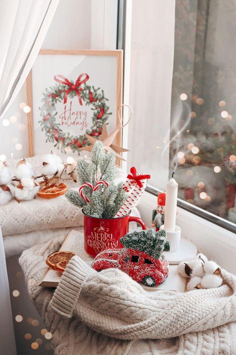 Christmas Photo Aesthetic, Simple Christmas Home Decor, Happy Christmas Aesthetic, Aesthetic Christmas Photos, Christmas Cozy Aesthetic, Christmas Gift Aesthetic, Christmas Aesthetic Cozy, Xmas Aesthetic, Christmas Moodboard