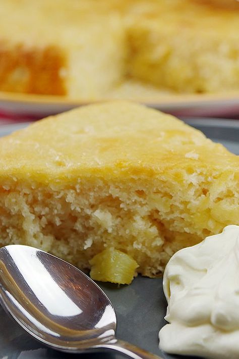 One of the easiest pineapple cake recipes around. Easiest Pineapple Cake Recipe, 3 Ingredient Cake, Easy Pineapple Cake, 3 Ingredient Cakes, Pineapple Cake Recipe, Recipes Using Cake Mix, Meals Of The Day, Pineapple Cake, Easy Cake Recipes