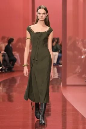 Gucci Spring 2025 Ready-To-Wear Collection [PHOTOS] Gucci Runway, Spring Summer Fashion Trends, Gucci Spring, Spring 2025, Summer 2025, Italian Actress, Summer Fashion Trends, Actress Photos, Business Fashion