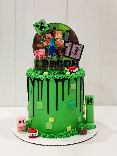 Mind Craft Cake Ideas, Minecraft Cake Ideas Easy, Simple Minecraft Cake, Minecraft Cake Easy, Minecraft Birthday Party Cake, Cake Minecraft, Minecraft Cake Topper, Minecraft Cake Ideas Boys, Minecraft Theme Cake