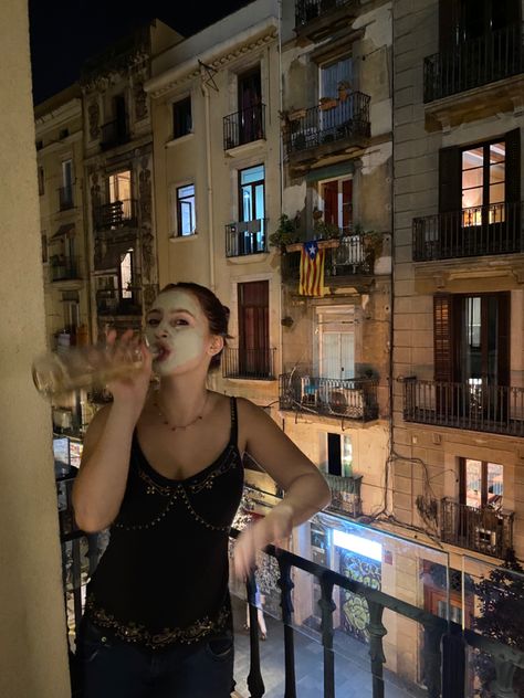 Wine In Spain, Europe Balcony Photo, Barcelona In Spring, Barcelona Balcony, Spain Balcony, Summer In Madrid, Primavera Barcelona, Barcelona Vibes, Spain Life