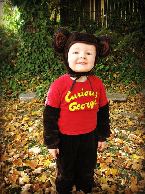 Curious George costume Diy Curious George Costume, Curious George Costume, Man In The Yellow Hat, Curious George Party, Book Character Costumes, Semi Homemade, Storybook Characters, Nursery Art Boy, Halloween 2015