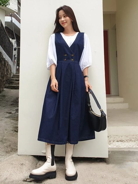 DAZY 1pc Double Breasted Sleeveless Denim Dress | SHEIN USA Womens Pinafore Dress, Denim Attire, Estilo Hijab, Sleeveless Denim Dress, Womens Denim Dress, Modest Dresses Casual, Denim Dresses, Blue Sleeveless Dress, Nice Style