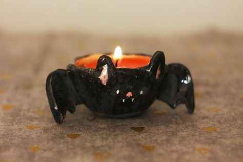 Candle Bowl, Craft Halloween, Halloween Clay, Cerámica Ideas, Bowl Candle, Ceramics Pottery Art, Cute Clay, Clay Art Projects, Ceramic Candle