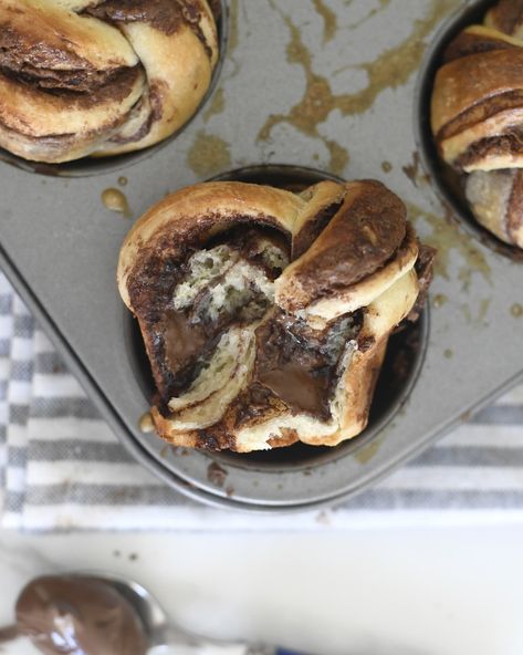 Cooking with Manuela: Braided Nutella Buns Nutella Buns, Nutella Rolls, Best Homemade Bread Recipe, Brioche Rolls, Breakfast Recipes Sweet, Soft Bakes, Chocolate Hazelnut Spread, Nutella Recipes, Hazelnut Spread