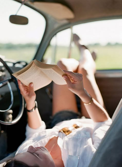 A Road Trip Engagement Shoot | Best Wedding Blog Car Poses, Auto Retro, Foto Poses, Woman Reading, Reading A Book, Car Photography, Fashion Editorial, Photography Inspo, Book Photography