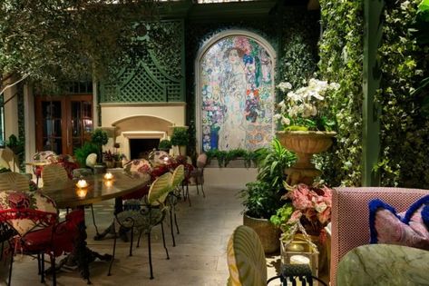 The Garden Room In Georgia Is A Floral-Filled Restaurant Garden Room Atlanta, Persian Restaurant, Best Places To Propose, The Garden Room, Boxwood Garden, Restaurant Concept, Tree Sculpture, Garden Bar, White Tree