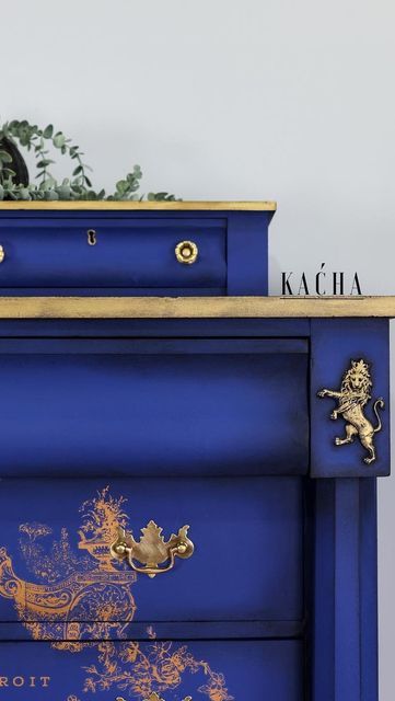 Royal Blue Painted Furniture, Kasha Furniture Painting, Kacha Furniture, Napoleonic Blue, Blue Painted Furniture, Blue Chalk Paint, Chabby Chic, Chalk Painting, Blue Furniture