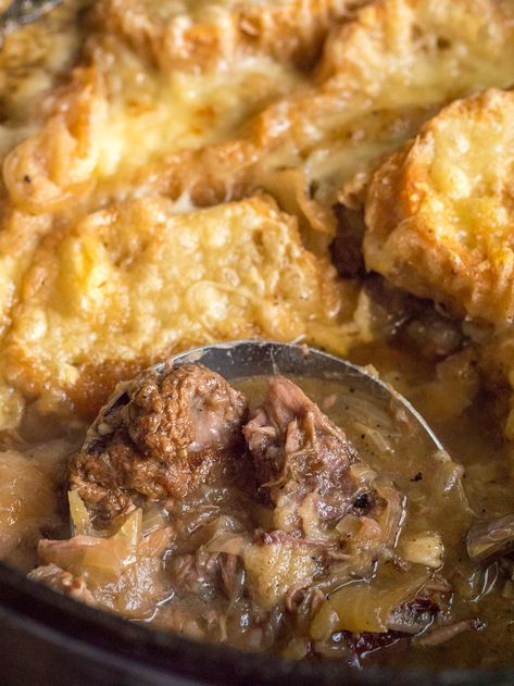 French Onion Pot Roast?utm_source=12tomatoes French Onion Pot Roast, Beef Sausage Recipes, Roast Dinner Recipes, Classic French Onion Soup, Beef Roast, Weekend Cooking, Dutch Oven Recipes, 12 Tomatoes, Slow Cook