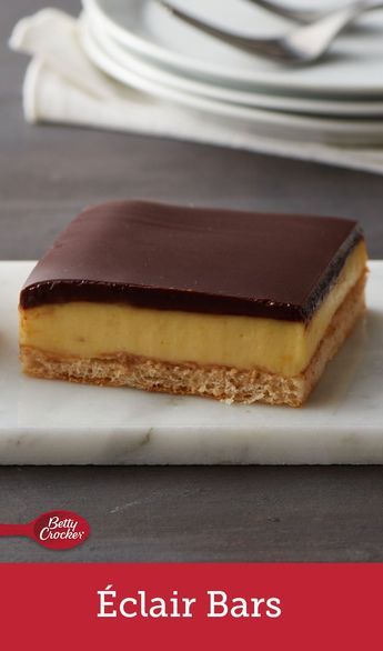 We turned the classic, cream-filled French pastry into an oh-so-easy bar! With a flaky crescent base, a layer of silky vanilla pudding and a topping of rich chocolate ganache, this is a special dessert that’s guaranteed to impress. Expert tip: Try dark chocolate chips instead of semisweet chips for even more decadence! Eclair Bars, Cake Bars Recipe, Easy Bar, Eclair Cake, Chocolate Eclair, French Pastry, Special Desserts, Crescent Roll, Bar Recipes