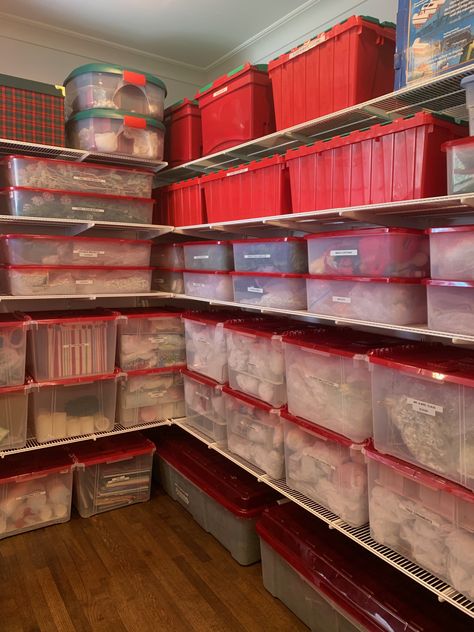 Seasonal Storage Room, Holiday Decoration Organization, Christmas Storage Room, Organized Basement Storage, Diy Christmas Ornament Storage Ideas, Holiday Decor Organization, Bin Organization Ideas, Holiday Storage Ideas, Seasonal Storage Ideas