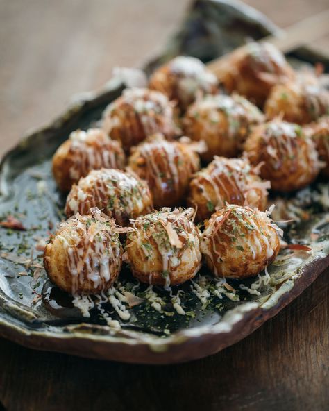 How to Make Takoyaki – adamliaw.com Octopus Balls Recipe, Takoyaki Recipe How To Make, Takoyaki Photography, How To Make Takoyaki, Japanese Takoyaki Recipes, Japanese Octopus, Japanese Food Photography, Takoyaki Pan, Octopus Balls