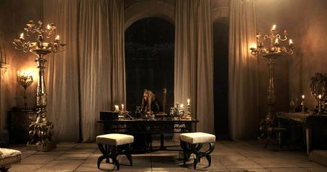 agameofclothes: “Cersei’s chambers in the Red Keep ” Game Of Thrones Castles Interior, Game Of Thrones Visuals, Game Of Thrones Set Design, Game Of Thrones Interior Design, Game Of Thrones Room Decor, Game Of Thrones Interior, Winterfell Interior, Game Of Thrones Room, Game Of Thrones Bedroom