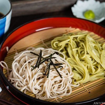 Zaru Soba Recipe, Yakimeshi Recipe, Cold Soba Noodles, Zaru Soba, Soba Recipe, Salad Add Ins, Easy Dipping Sauce, Cold Soba, Asian Noodle Dishes