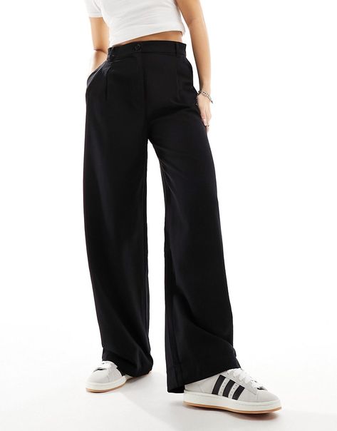 Trousers & Leggings by Monki These are going to be *well loved* High rise Belt loops Functional pockets Relaxed fit Corporate Emo, Productive Era, Sixth Form Outfits, Outfit Planning, Outfit Plan, Pantalon Large, Womens Dress Pants, Tailored Pants, Maxi Dress Trend