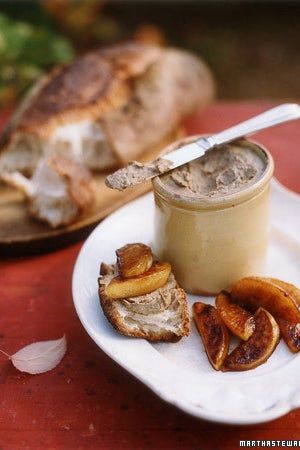 Bette's Chicken-Liver Paté with Sauteed Maple Syrup Apples Doughnut Ideas, Hanukkah Dinner, Best Christmas Appetizers, Liver Pate, Maple Syrup Recipes, Pate Recipes, Chicken Liver Pate, Hanukkah Food, Classic Appetizers