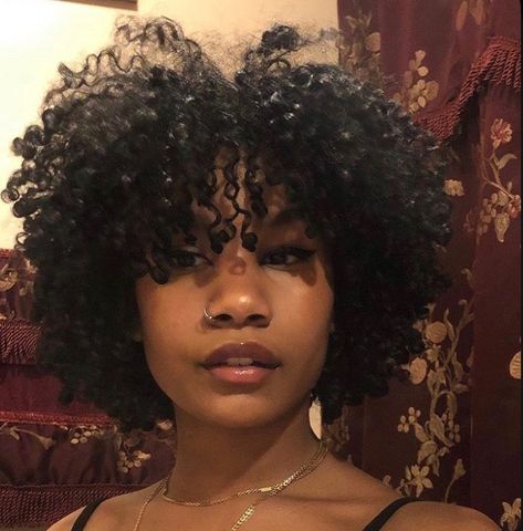 Cabello Afro Natural, Curly Fro, Natural Curly Hair Cuts, Natural Hair Cuts, Cute Curly Hairstyles, Pelo Afro, Short Curly Haircuts, Curly Hair Styles Easy, Natural Curls Hairstyles