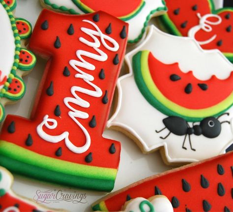 634 Likes, 42 Comments - sugar cravings (@sugarcravings) on Instagram: “Cutest theme EVER!!! ❤️❤️ #sugarcravings #decoratedcookies #customcookies #watermeloncookies” Yalda Food, Yalda Cookies, Picnic Cookies, Melon Birthday, Watermelon Cookies, Watermelon Theme, Watermelon Birthday Parties, Fruit Cookies, Watermelon Cake