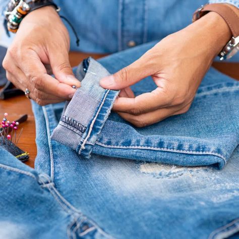 How To Hem Jeans With Original Hem By Hand, Heming Jeans With Original Hem Diy, Hemming Jeans Hack, How To Hem Jeans Without Sewing, How To Hem Jeans With Original Hem, Hemming Jeans With Original Hem, How To Hem Jeans, Heming Jeans, Hem Jeans With Original Hem