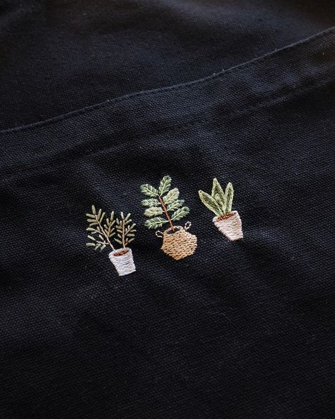 Tiny Leaf Embroidery by Dan! on Instagram: “Tiny Leaf has important news to share: She successfully defended her thesis this morning!!!! (ﾉﾟ0ﾟ)ﾉ~ Sharing one of my favorite pieces…” Tiny Embroidery, Custom Jean Jacket, Learning Something New, Architecture School, Aesthetic Sweaters, Embroidery Lessons, Important News, Embroidery Needles, Needle And Thread