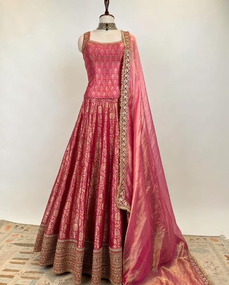 Everything But The Bagel Seasoning, Latest Bridal Lehenga Designs, Everything But The Bagel, Pengantin India, Indian Outfits Lehenga, Lehenga Designs Simple, Bagel Seasoning, Indian Bride Outfits, Traditional Indian Dress