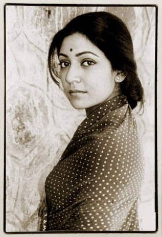 Deepti Naval Deepti Naval, Old School Aesthetic, Old Film Stars, Retro Bollywood, Retro Beauty, Indian Photoshoot, Indian Woman, Cute Couple Drawings, Vintage Bollywood