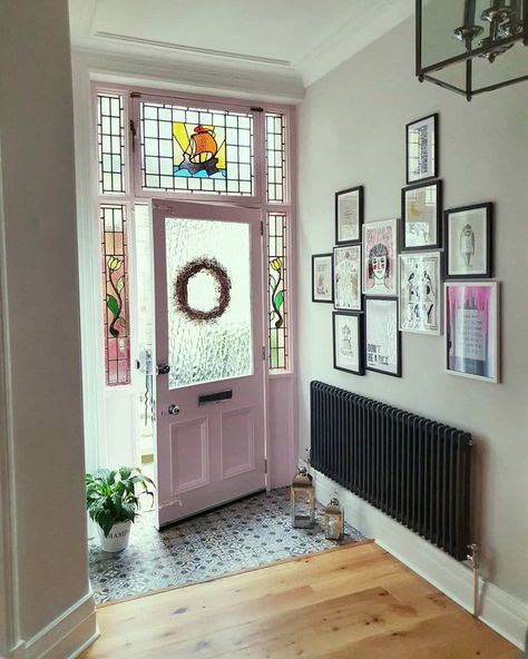 Home Tour: An Elegant Modern Edwardian Home With Period Features - Rooms Solutions Edwardian House Interior, Edwardian Hallway, Edwardian Fireplace, External Front Doors, Edwardian House, Hallway Designs, Bright Rooms, Hall Decor, My House