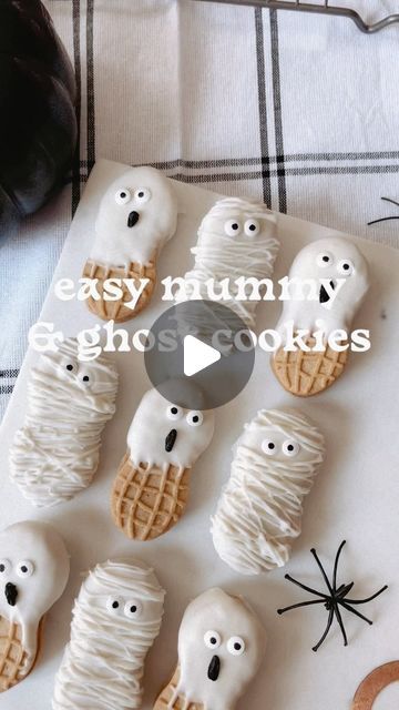 Cute Ghost Treats, Cute Halloween Cookie Ideas, Halloween Ghost Desserts, Halloween Desert Ideas Easy, White Halloween Food, Cute Halloween Treat Ideas, Cute Halloween Snacks For Kids, Nutter Butter Ghost Cookies, Easy Halloween Cookies For Kids