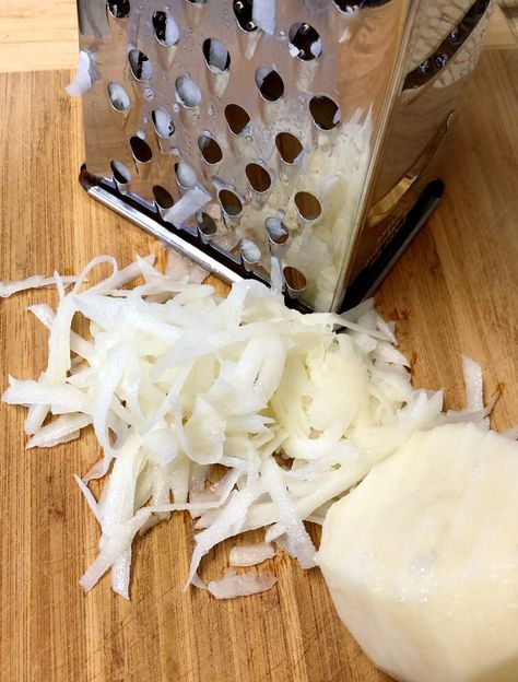 Grating Potatoes on a Box Grater Grated Potato Hashbrowns, Homemade Hash Browns, Homemade Hashbrowns, Potatoes In Oven, Frozen Potatoes, Raw Potato, Box Grater, Grated Potato, Potato Hash