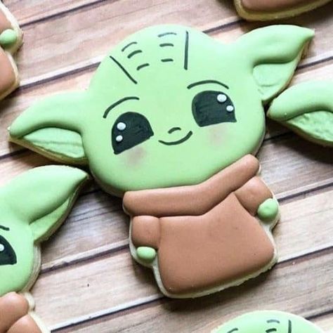 Baby Yoda Cookies, Yoda Cookies, Star Wars Theme Birthday, Yoda Party, Yoda Cake, Star Wars Cookies, Star Wars Baby Shower, Disney Desserts, Birthday 4