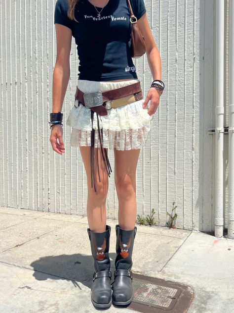 outfit inspo Festival Boots Outfit, All Things Go Festival Outfit, 2024 Festival Outfits, Camp Flog Gnaw Outfits, Festival Outfit Aesthetic, Noah Kahan Concert Outfit, Coachella Outfit Ideas, Coachella Fits, Festival Fits